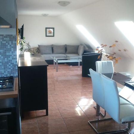Solid Apartmans Budapeste Quarto foto